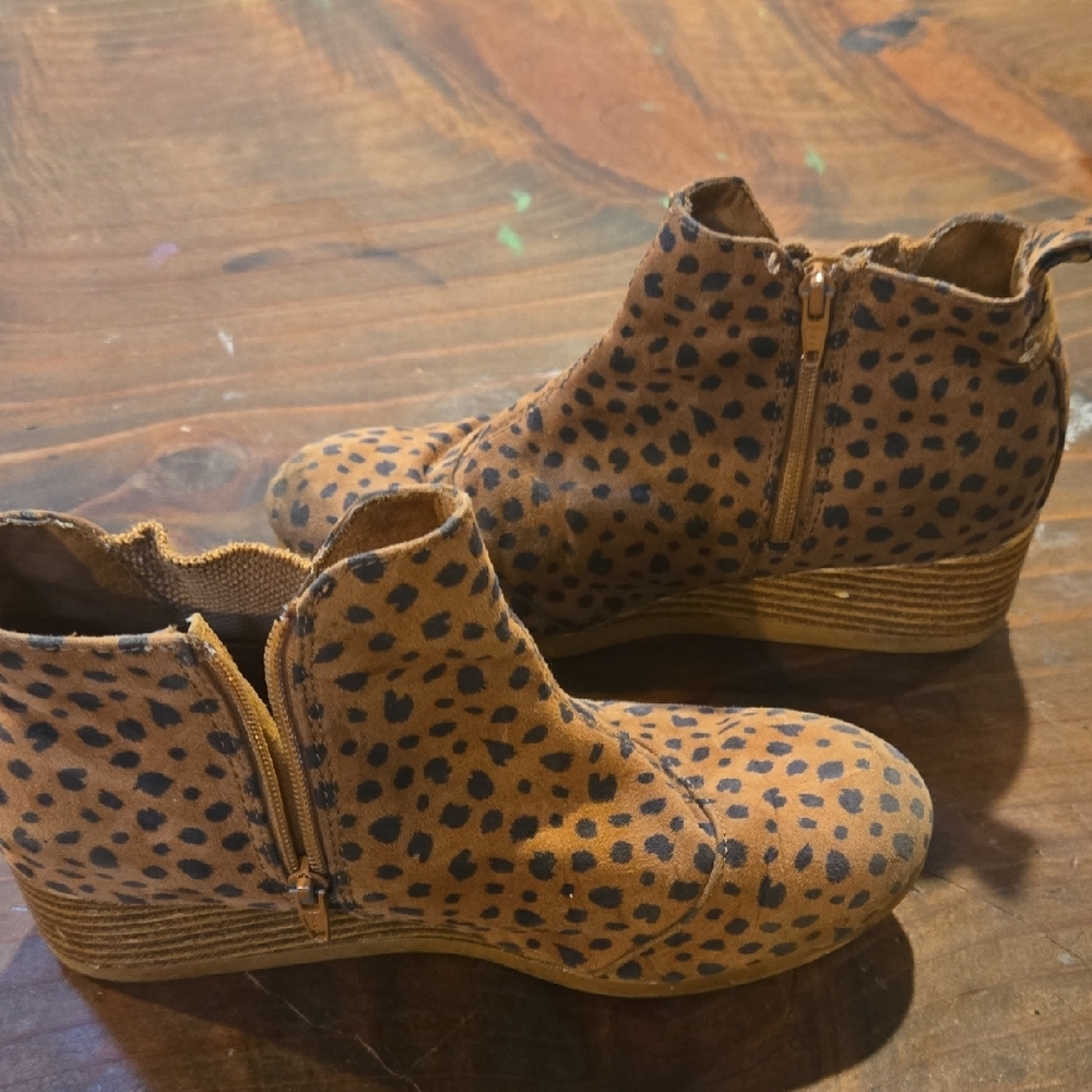 Toms Brown and Black Ankle Booties